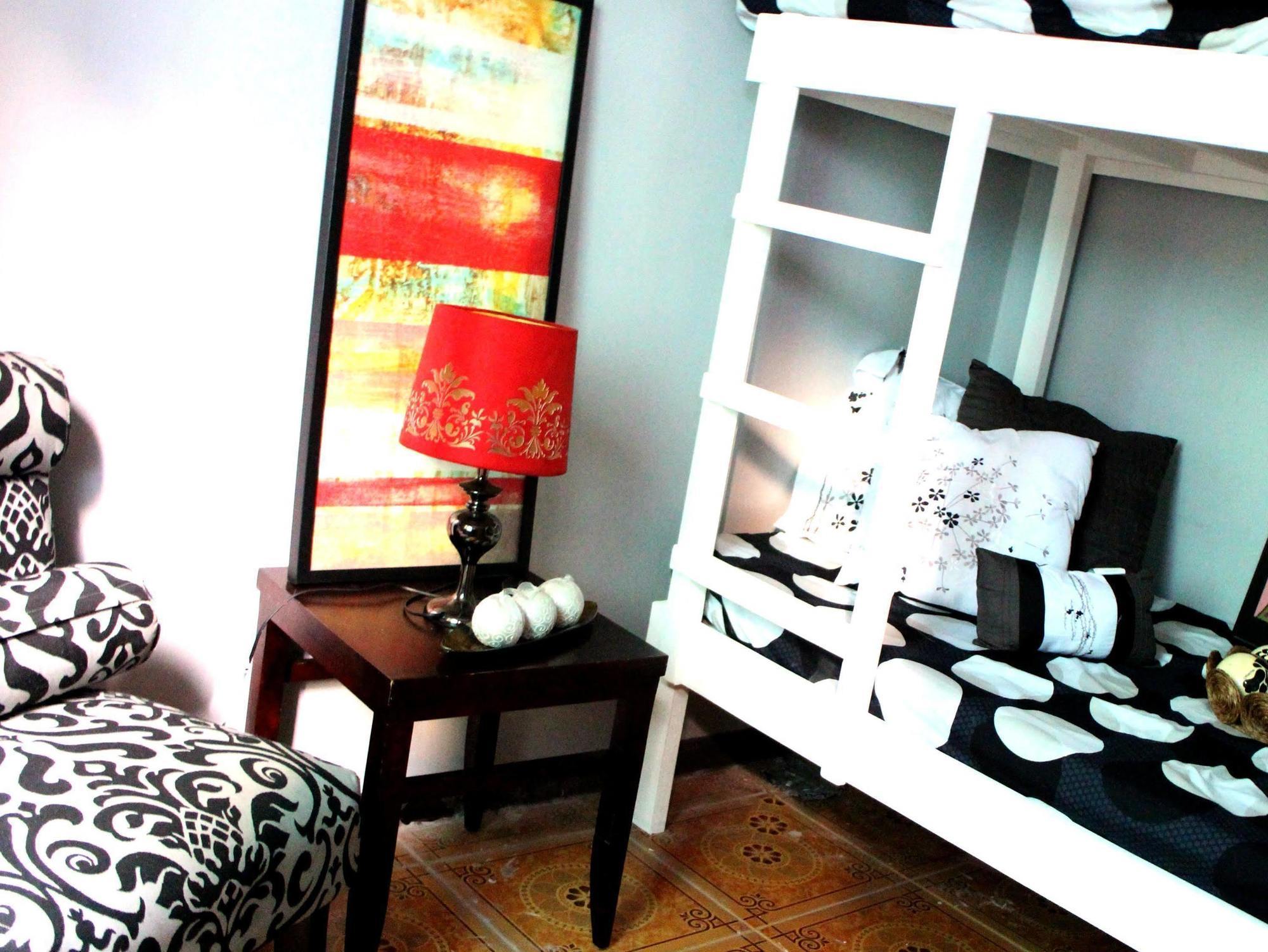Urban Hostel Pasig City Bagian luar foto