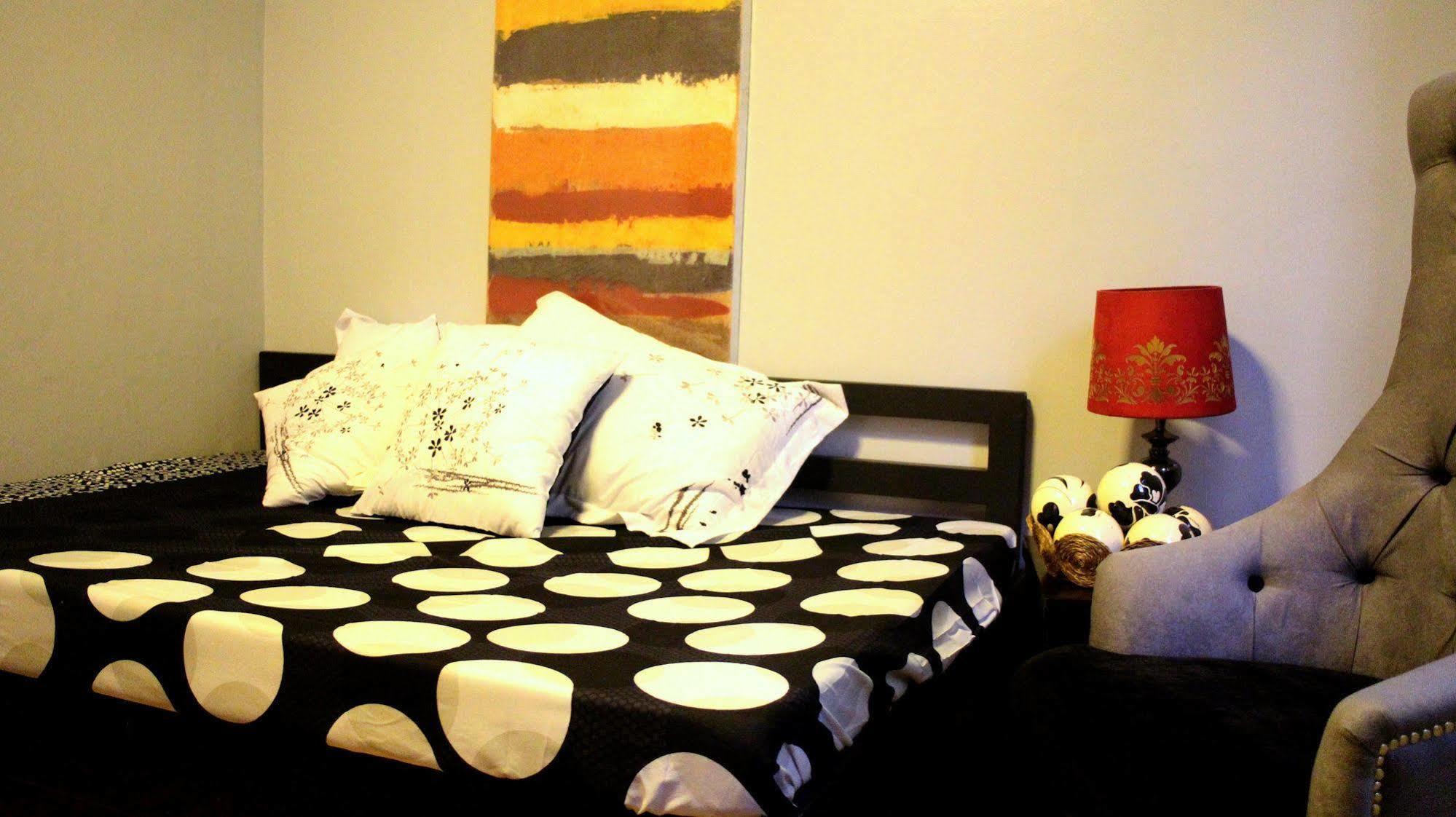 Urban Hostel Pasig City Bagian luar foto