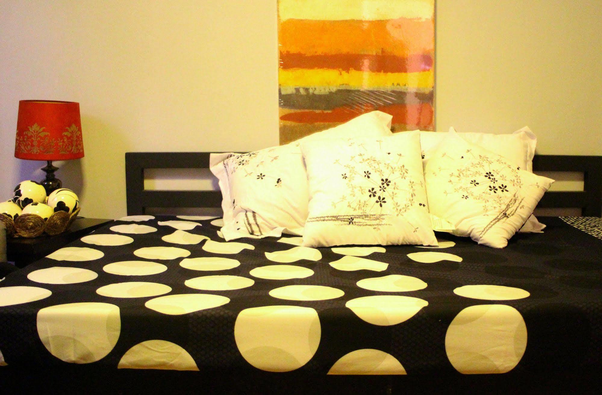 Urban Hostel Pasig City Bagian luar foto